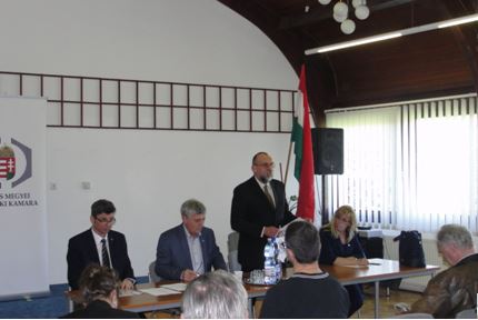 Varga Zsolt BMMK FEB elnök, Buzás Zoltán BMMK elnök, Rung Attila levezető elnök, dr. Kis Andrea BMMK titkár Varga Zsolt BMMK FEB elnök, Buzás Zoltán BMMK elnök, Rung Attila levezető elnök, dr. Kis Andrea BMMK titkár